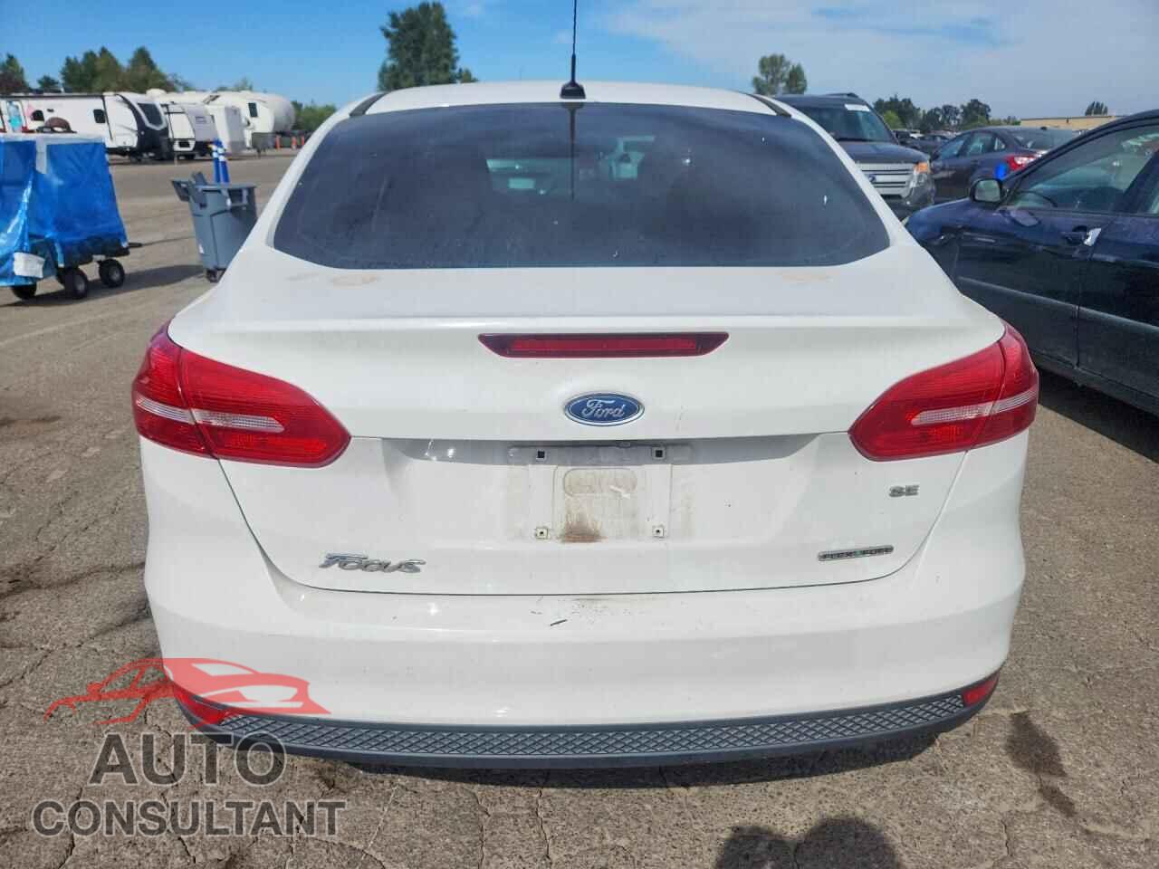 FORD FOCUS 2018 - 1FADP3FE2JL288157