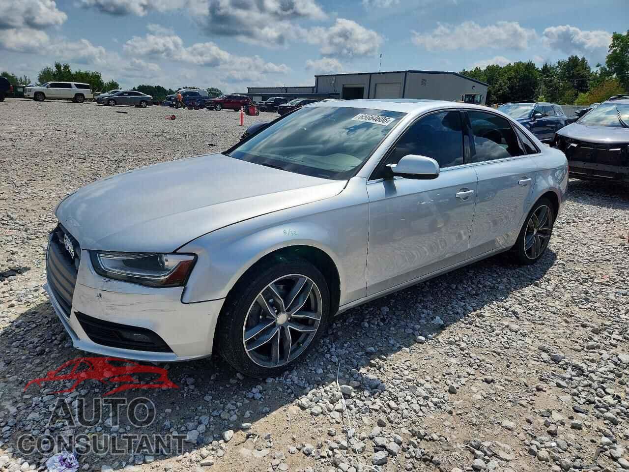 AUDI A4 2013 - WAUBFAFL0DN043922