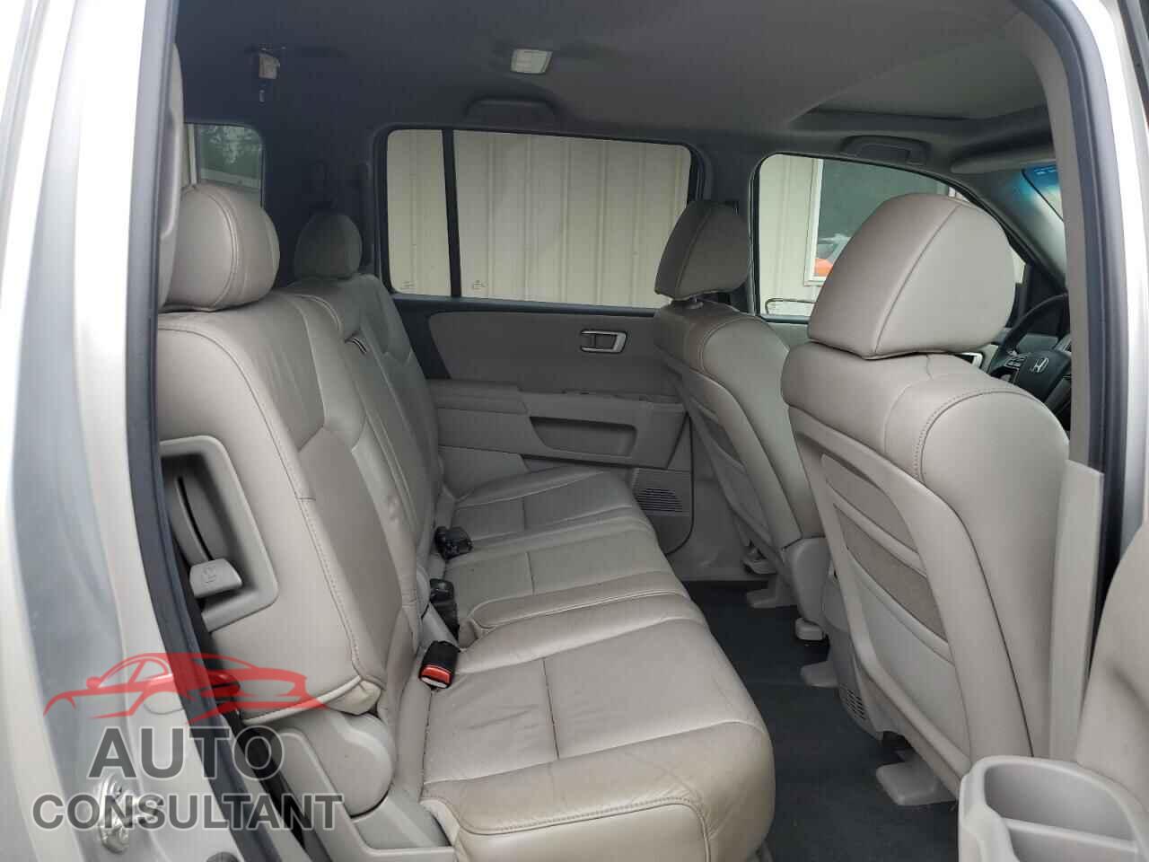HONDA PILOT 2011 - 5FNYF4H56BB090980