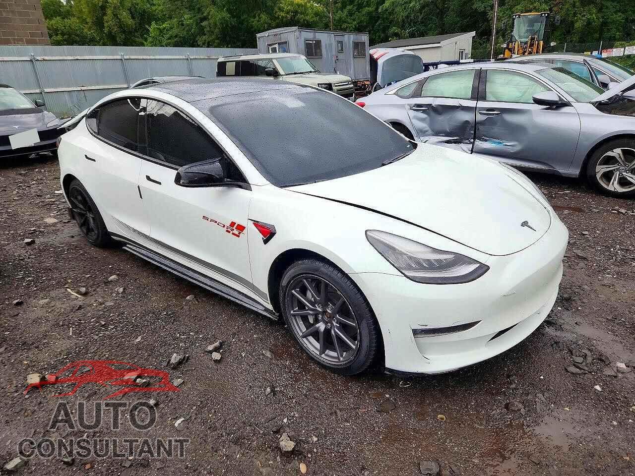TESLA MODEL 3 2021 - 5YJ3E1EB4MF858593