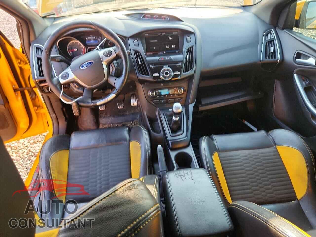 FORD FOCUS 2013 - 1FADP3L98DL126352