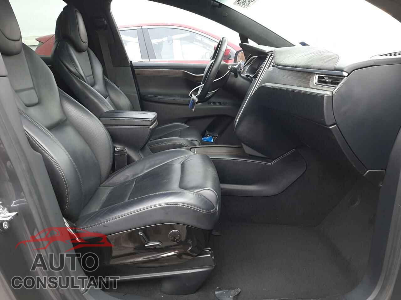 TESLA MODEL X 2016 - 5YJXCBE22GF003988