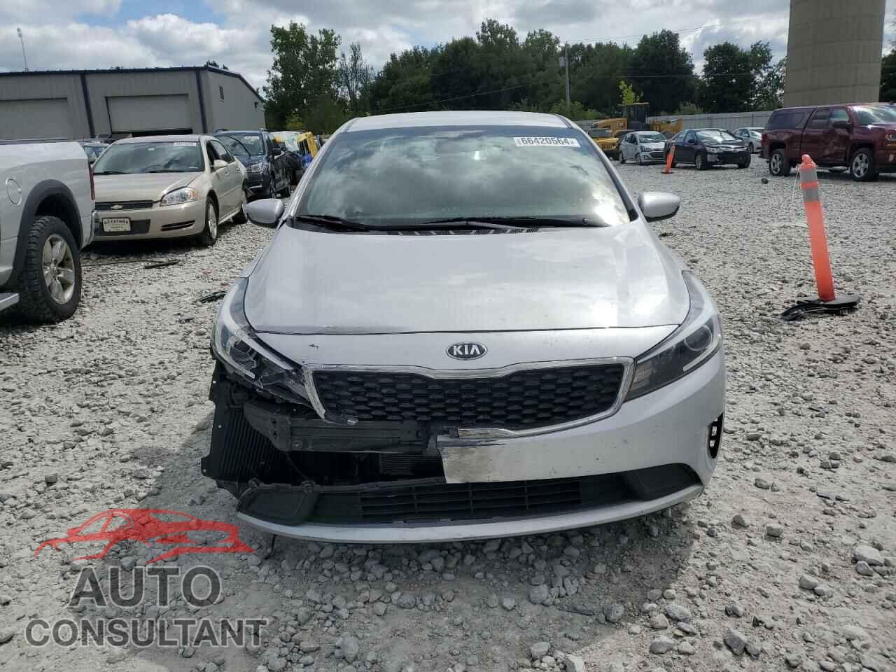 KIA FORTE 2018 - 3KPFK4A75JE203871