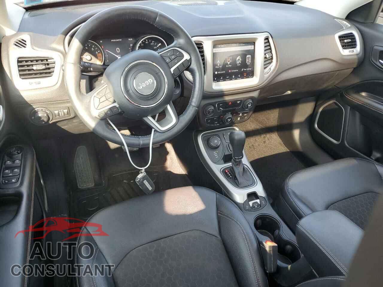 JEEP COMPASS 2018 - 3C4NJDBB6JT113741