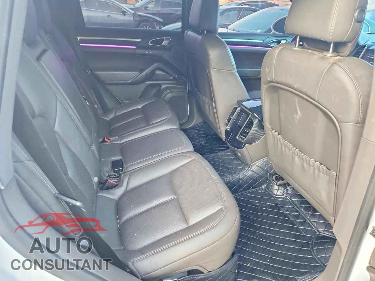 PORSCHE CAYENNE 2017 - WP1AE2A25HLA71480