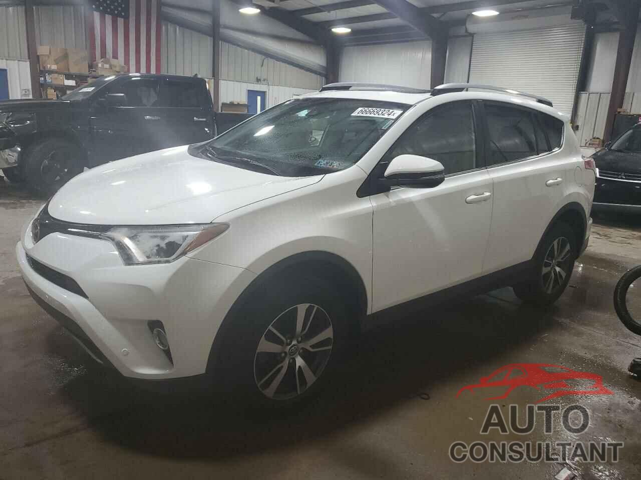 TOYOTA RAV4 2017 - JTMRFREV5HJ153476