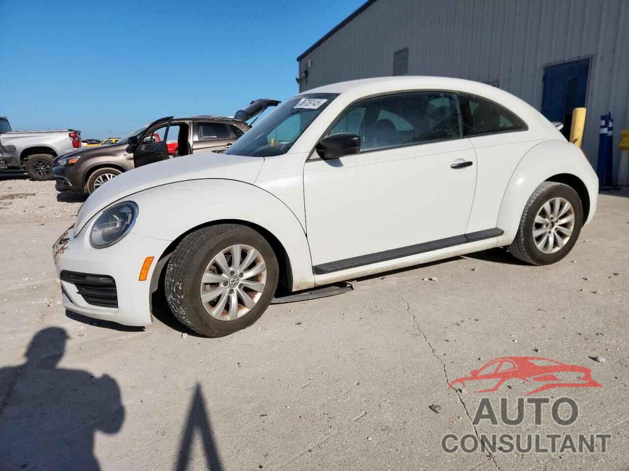 VOLKSWAGEN BEETLE 2017 - 3VWF17AT2HM603577