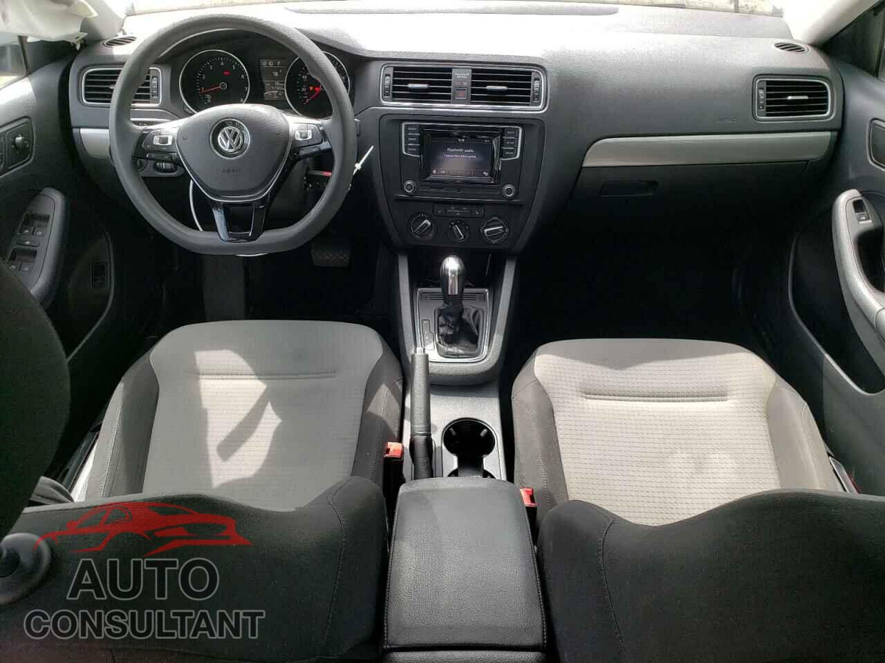 VOLKSWAGEN JETTA 2017 - 3VW2B7AJ5HM336056
