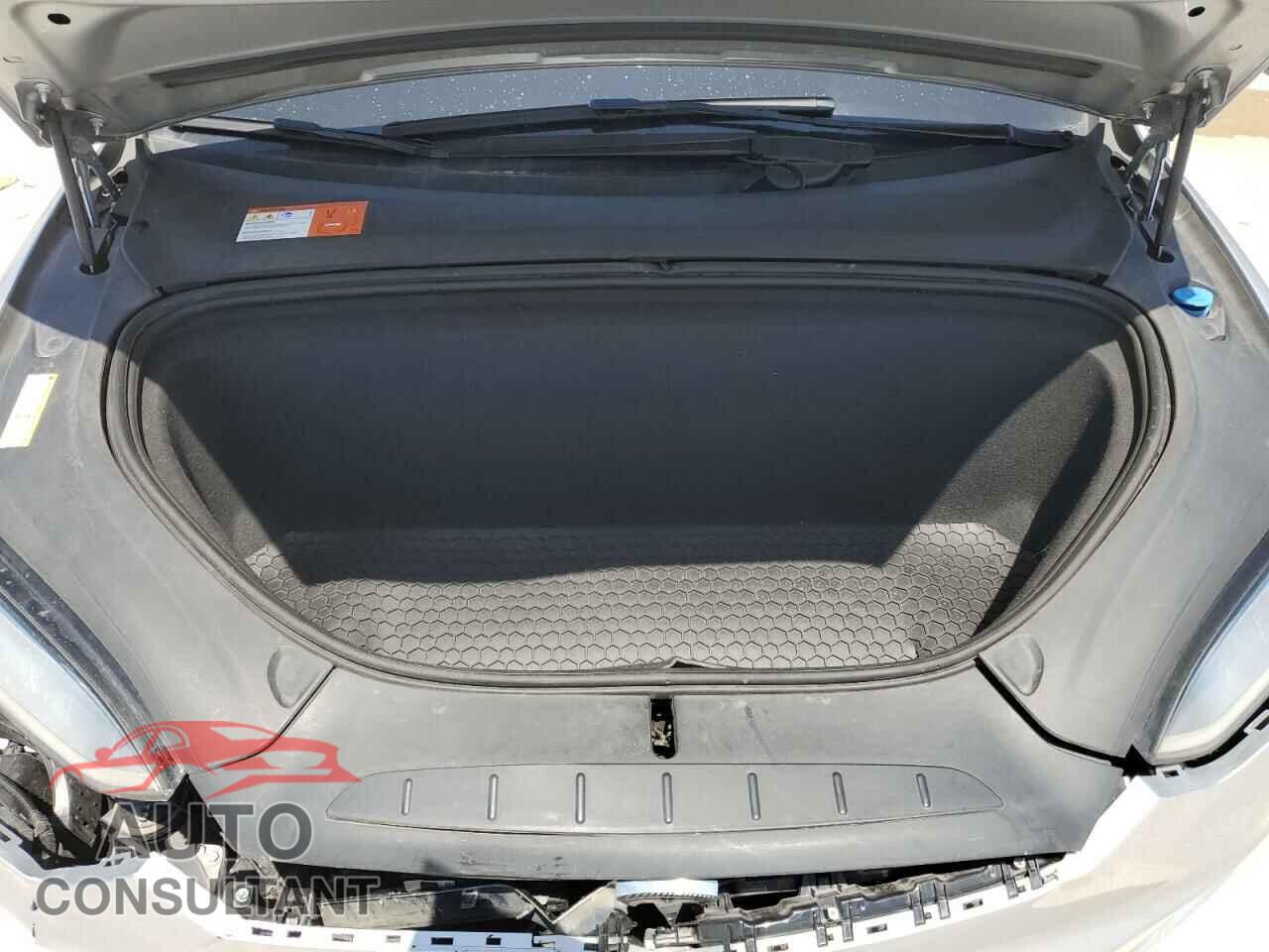 TESLA MODEL X 2016 - 5YJXCAE26GF007987