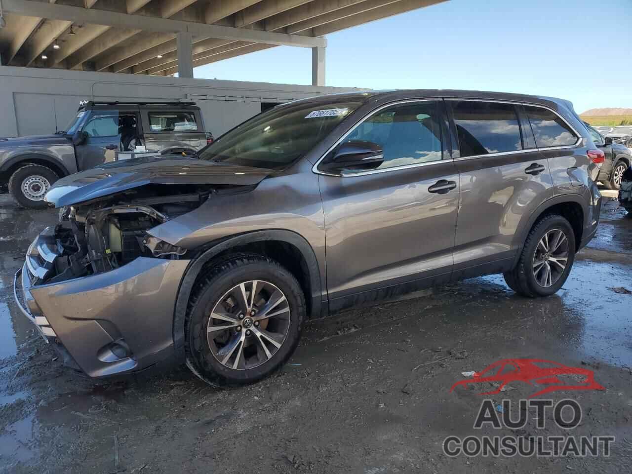 TOYOTA HIGHLANDER 2019 - 5TDZARFH5KS048888