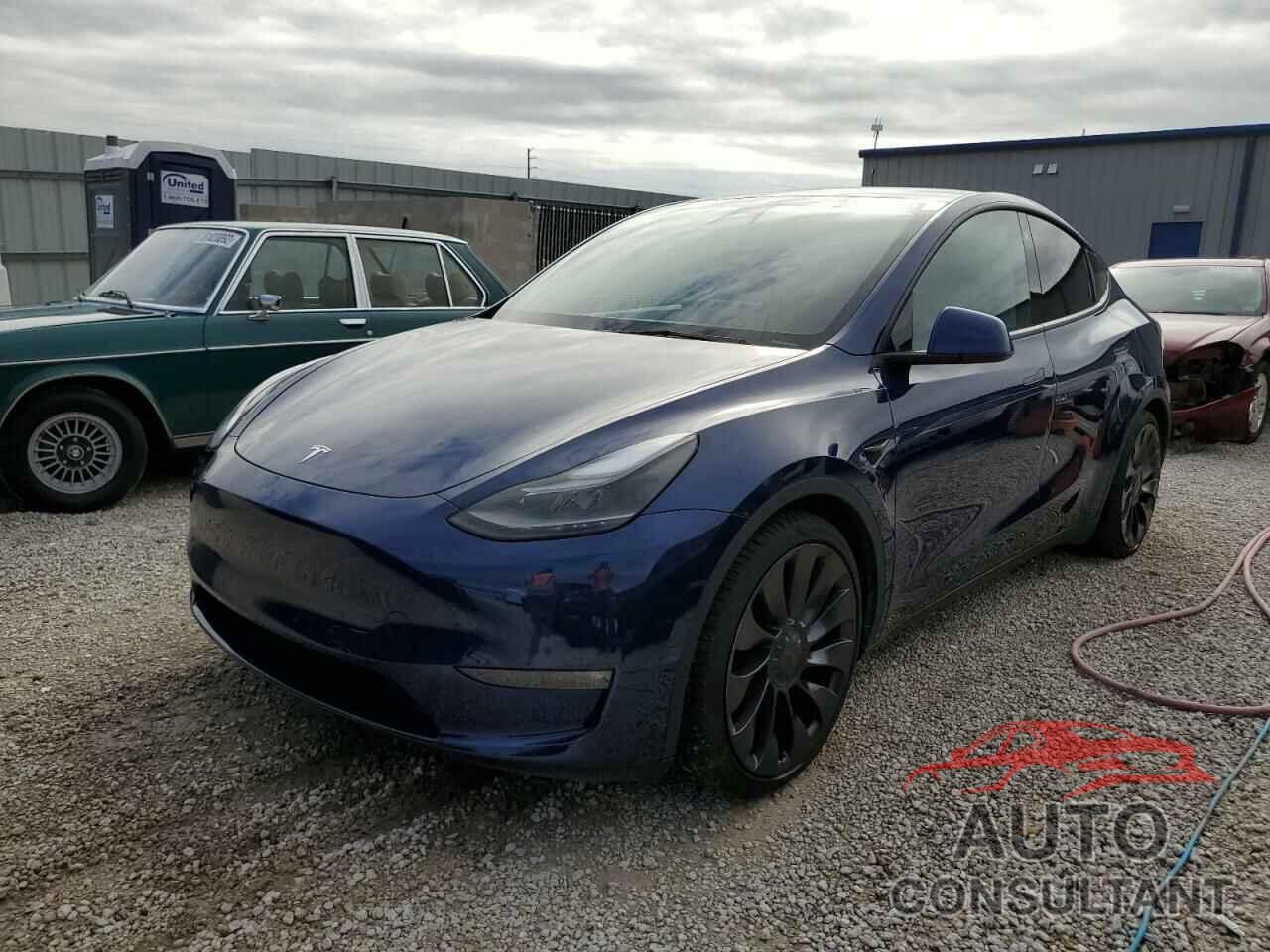 TESLA MODEL Y 2021 - 5YJYGDEF5MF252157