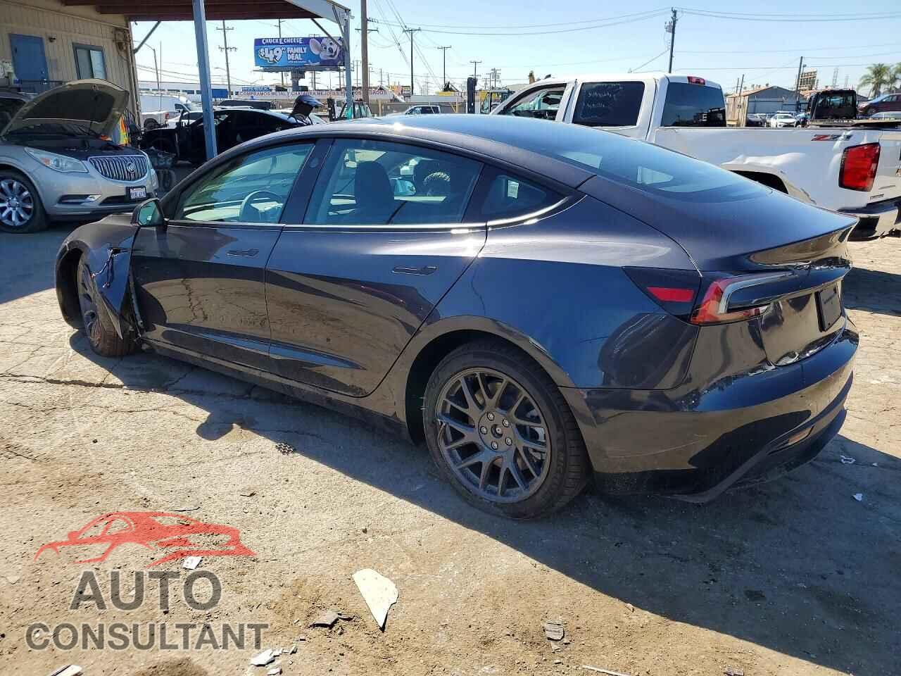 TESLA MODEL 3 2026 - 5YJ3E1EA5TF215322