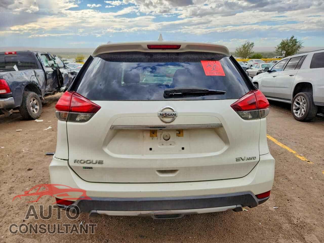 NISSAN ROGUE 2017 - KNMAT2MV2HP618629