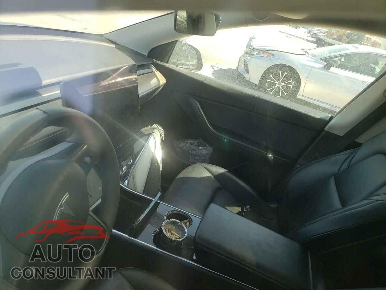 TESLA MODEL Y 2021 - 5YJYGDEF0MF098411