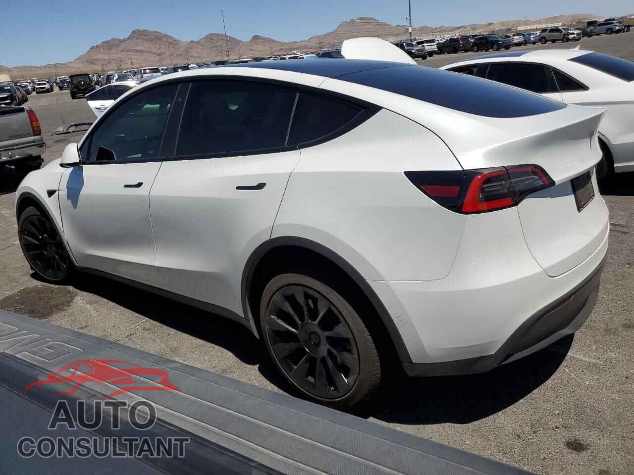 TESLA MODEL Y 2021 - 5YJYGDEEXMF112483