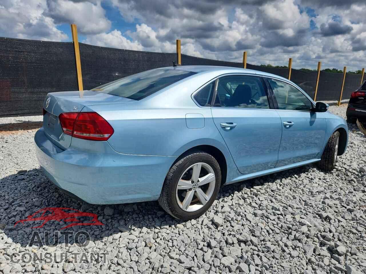 VOLKSWAGEN PASSAT 2013 - 1VWBP7A38DC081997