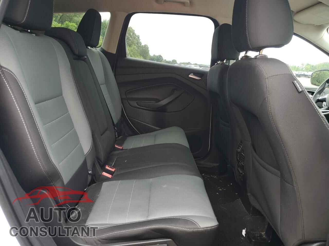 FORD ESCAPE 2016 - 1FMCU0GX8GUC51366
