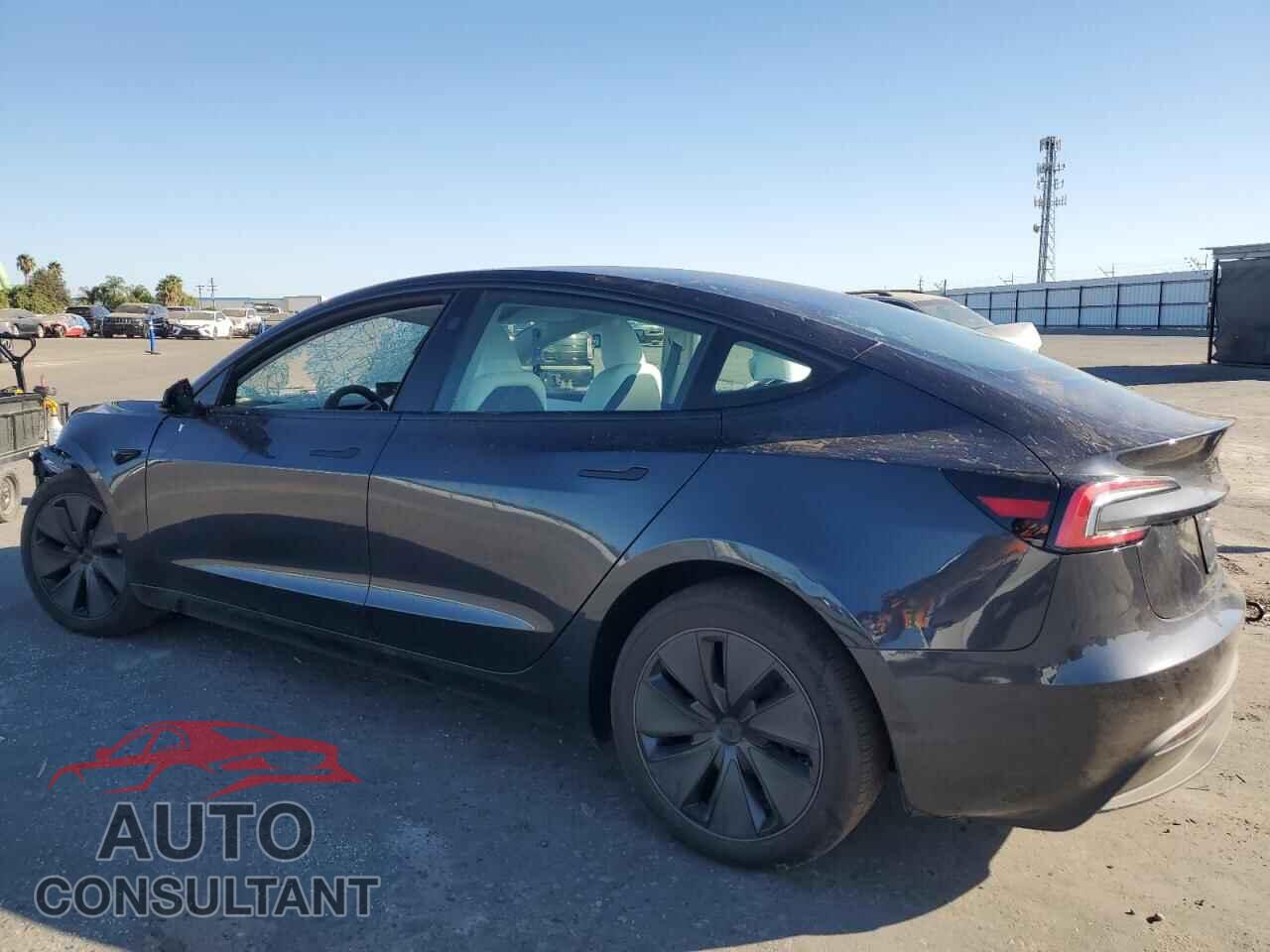 TESLA MODEL 3 2025 - 5YJ3E1EA9SF051037