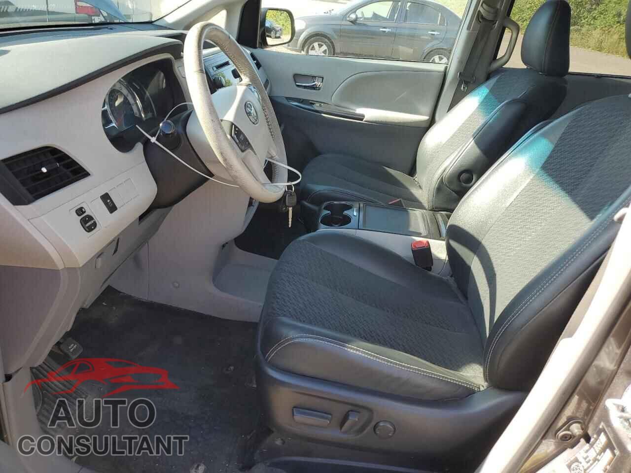 TOYOTA SIENNA 2013 - 5TDXK3DC8DS400485