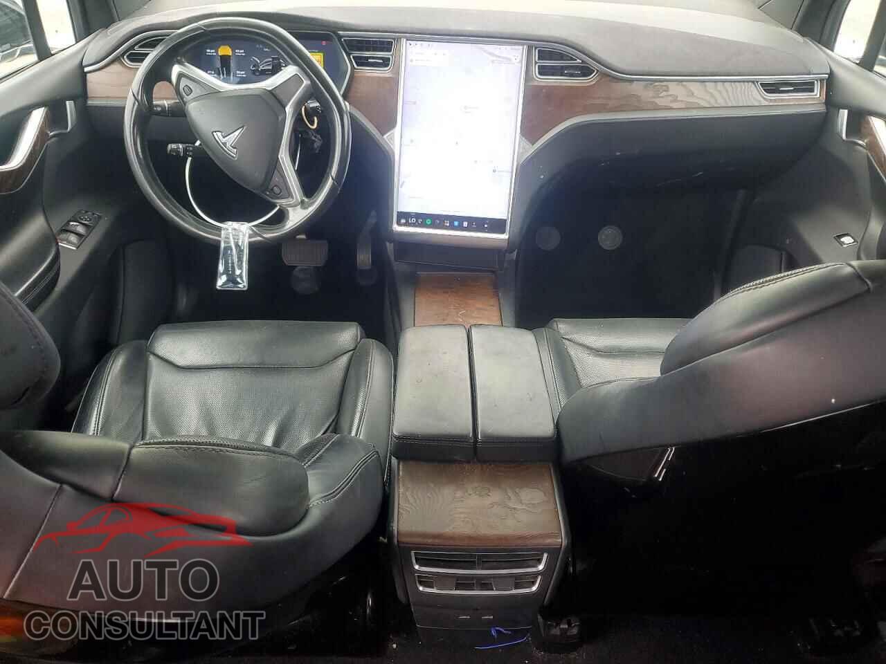 TESLA MODEL X 2016 - 5YJXCBE20GF008087