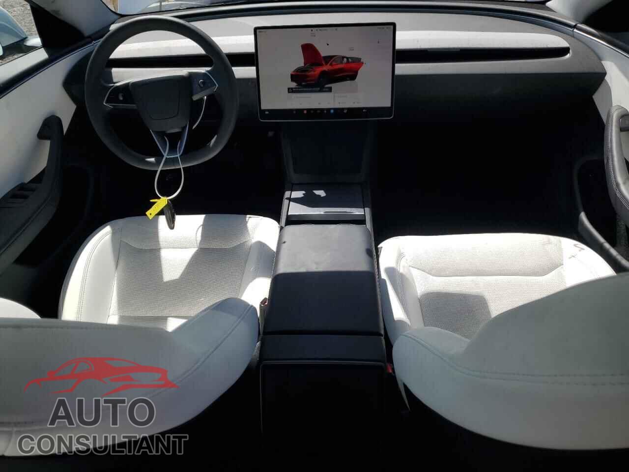 TESLA MODEL 3 2024 - 5YJ3E1EA4RF849701