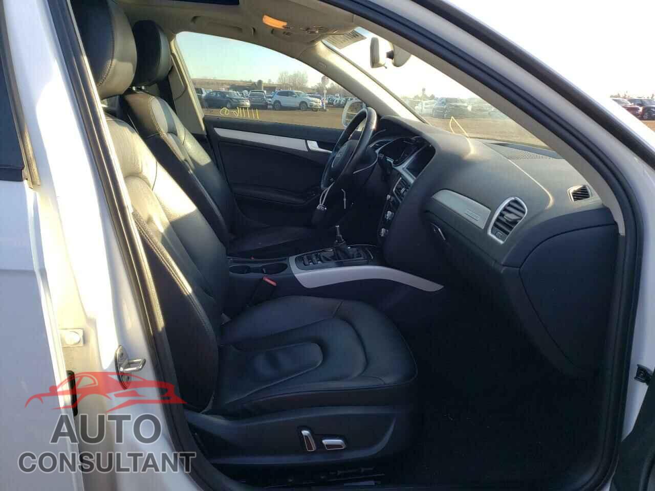 AUDI A4 2016 - WAUDFCFLXGN008586