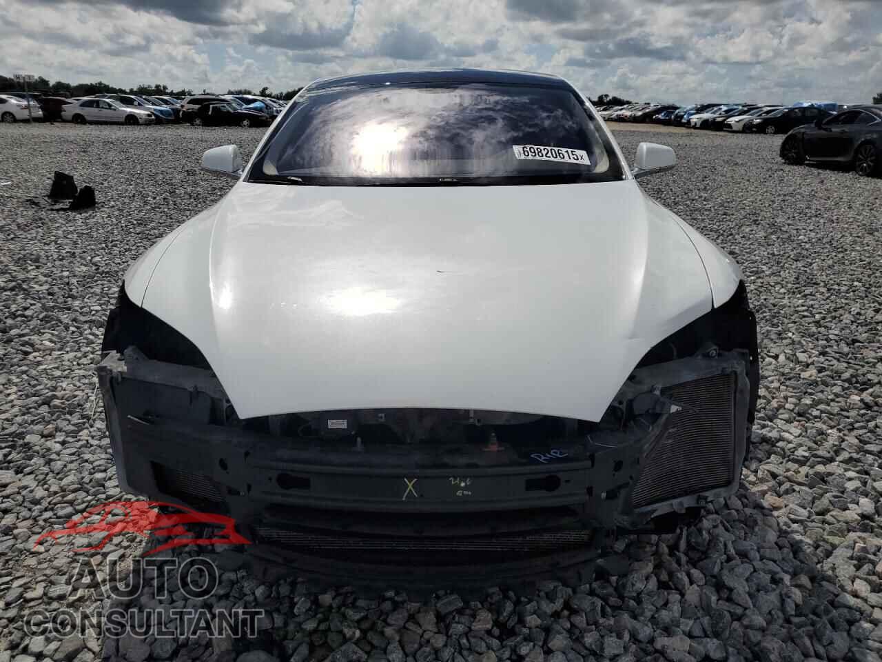 TESLA MODEL S 2014 - 5YJSA1H10EFP52007