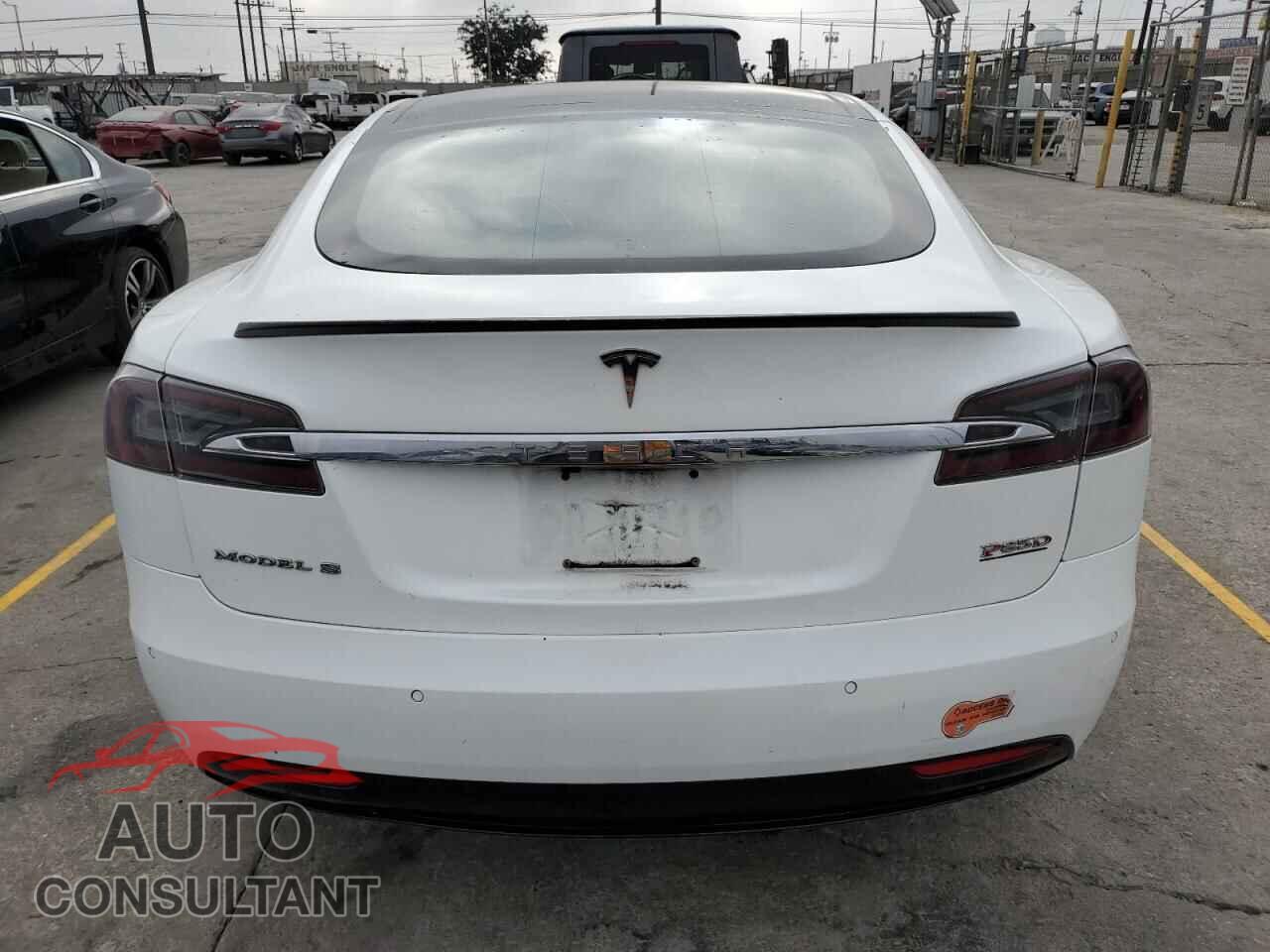TESLA MODEL S 2014 - 5YJSA1H28EFP64012