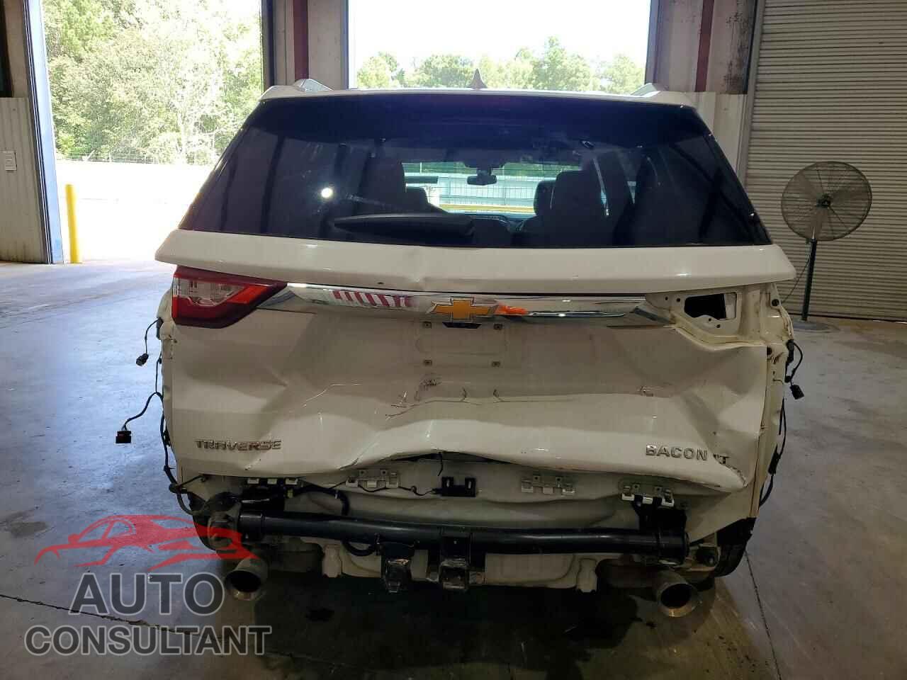 CHEVROLET TRAVERSE 2018 - 1GNERHKW2JJ230332