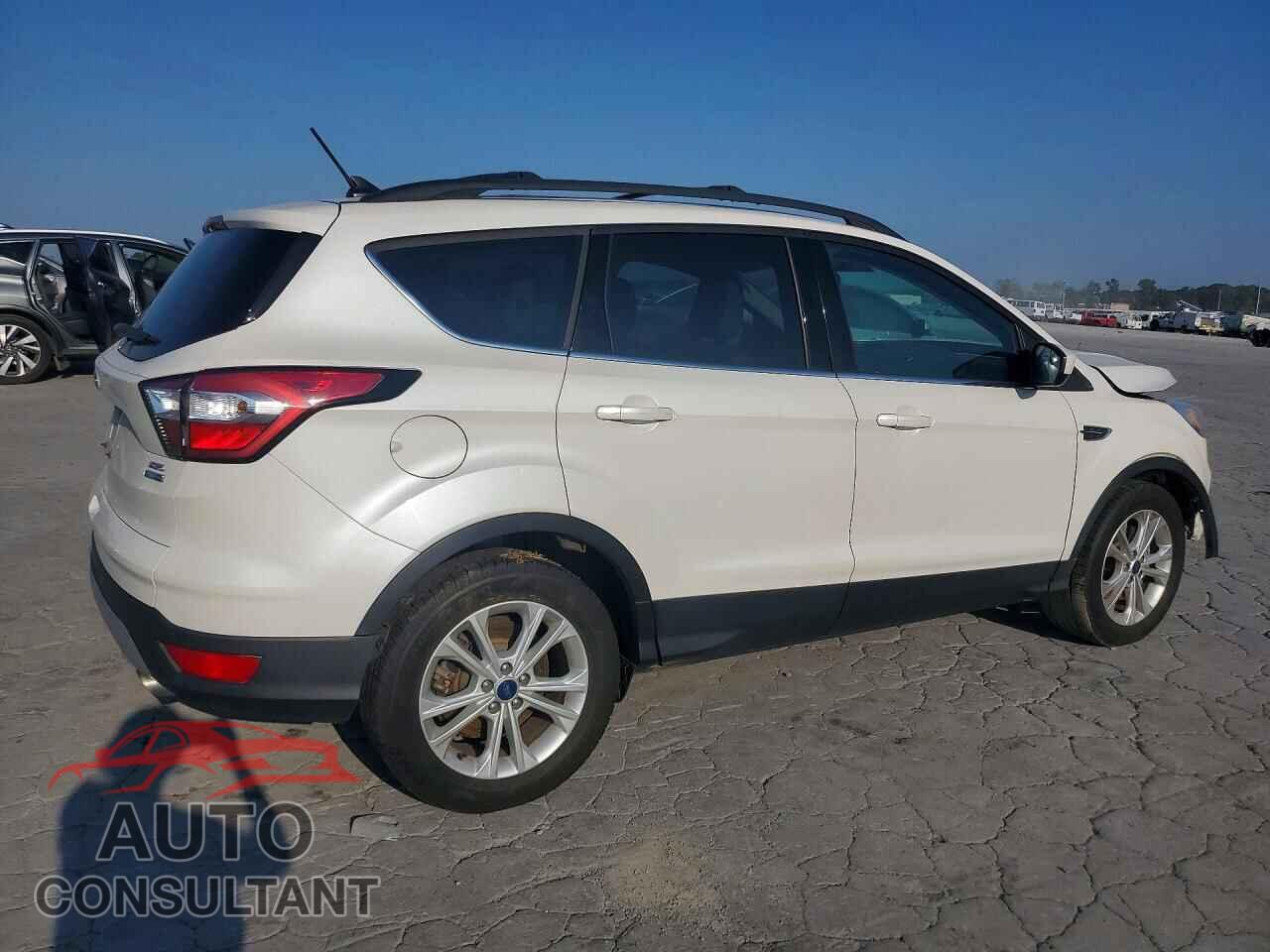 FORD ESCAPE 2018 - 1FMCU9HD3JUB20278