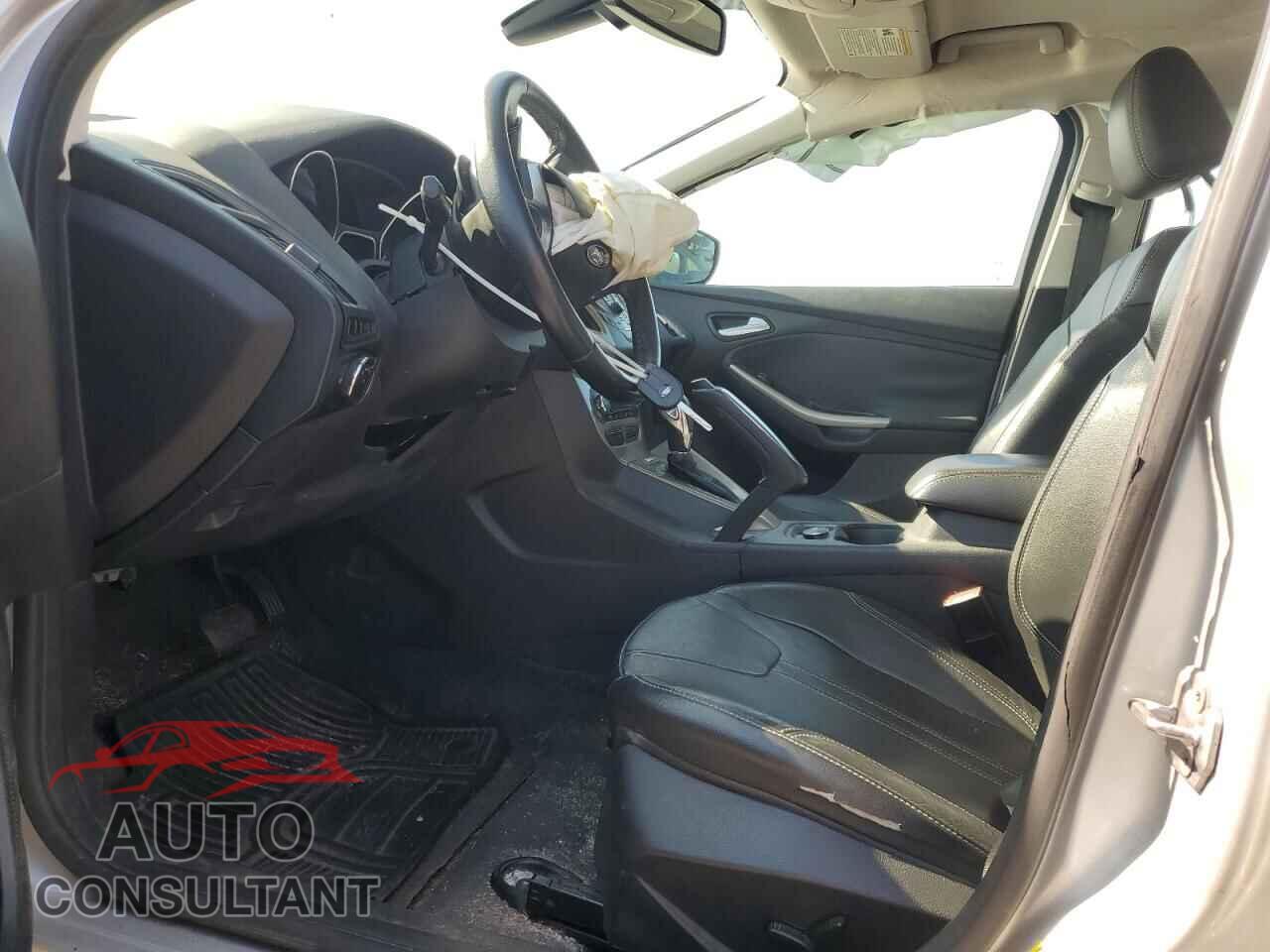 FORD FOCUS 2012 - 1FAHP3H22CL171685