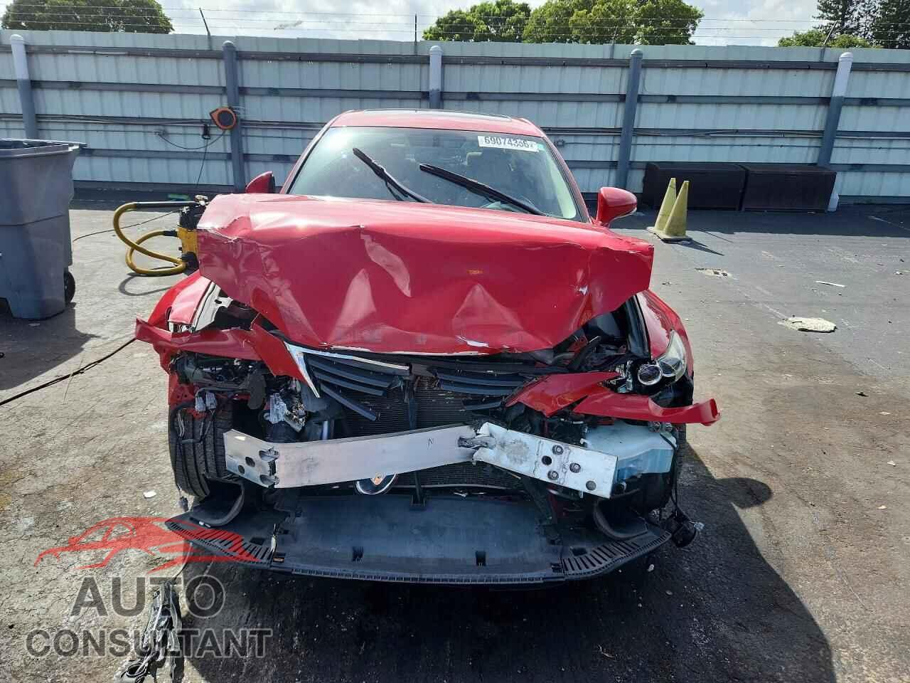 LEXUS IS 2016 - JTHBA1D24G5015166