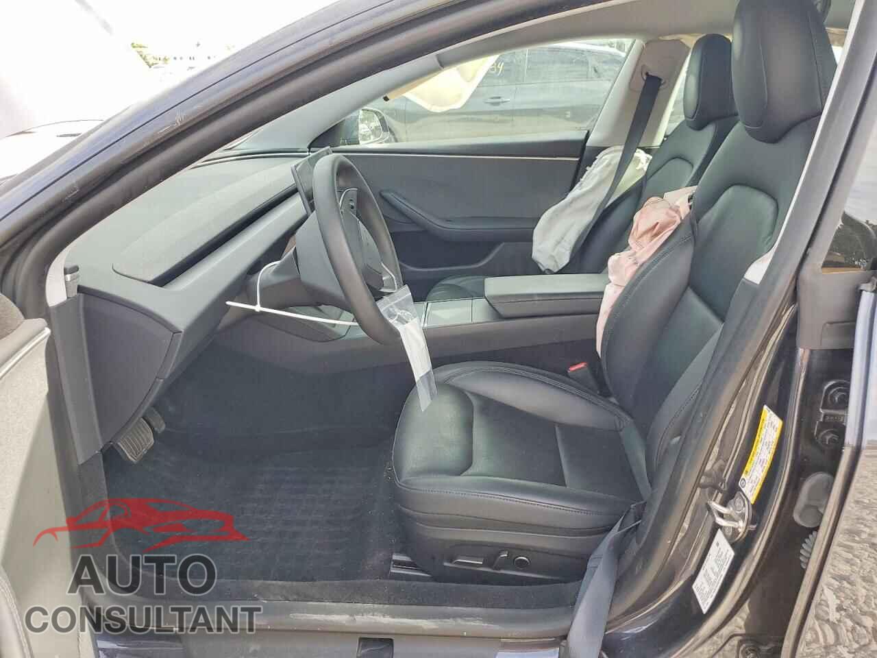 TESLA MODEL 3 2024 - 5YJ3E1EAXRF757640