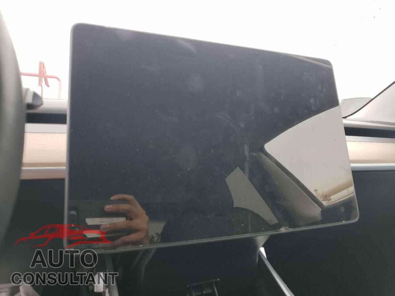 TESLA MODEL 3 2019 - 5YJ3E1EA1KF482424