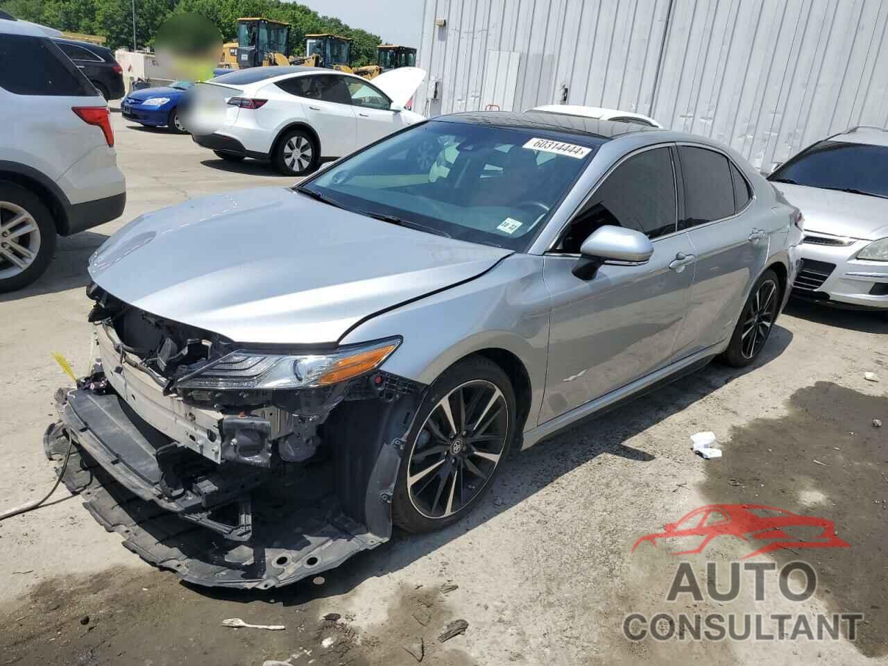 TOYOTA CAMRY 2018 - 4T1B61HK0JU028423