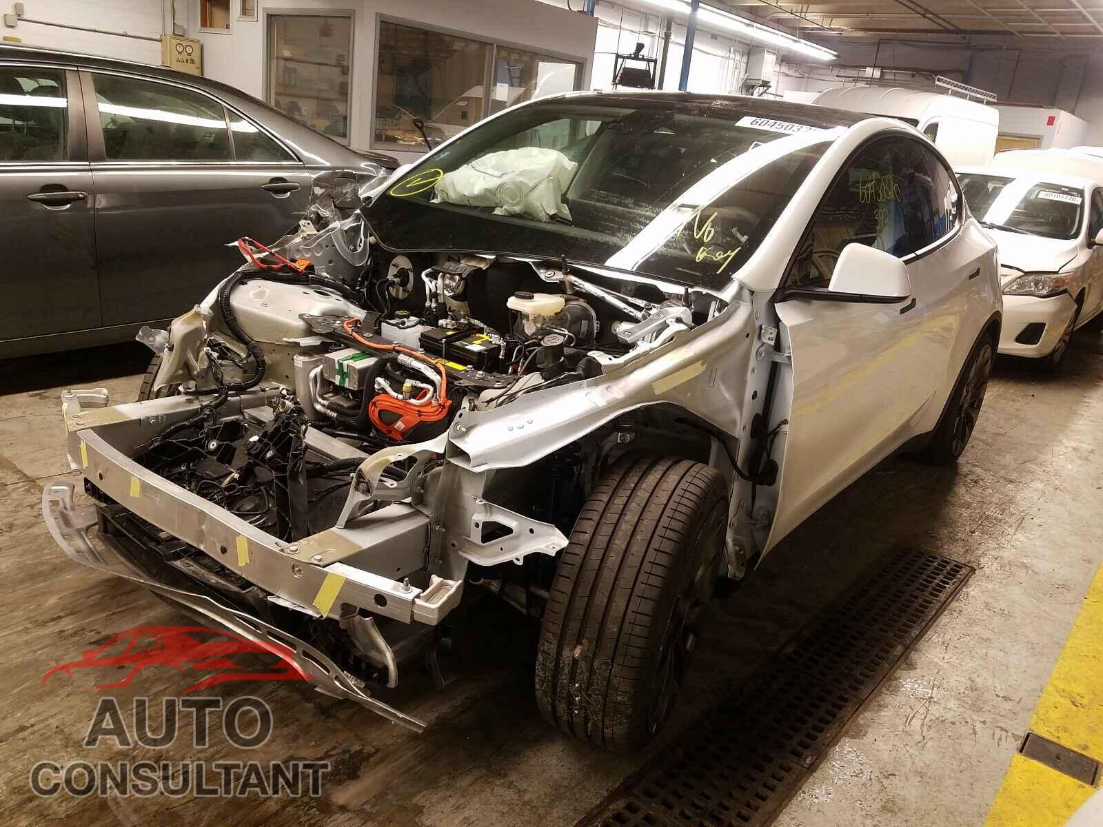 TESLA MODEL Y 2020 - 5YJYGDEF2LF046809