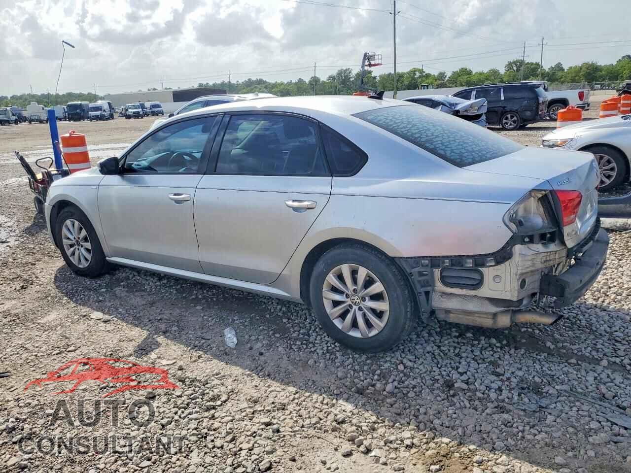 VOLKSWAGEN PASSAT 2015 - 1VWAT7A37FC056700