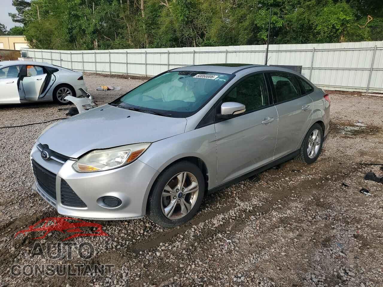 FORD FOCUS 2014 - 1FADP3F22EL221747