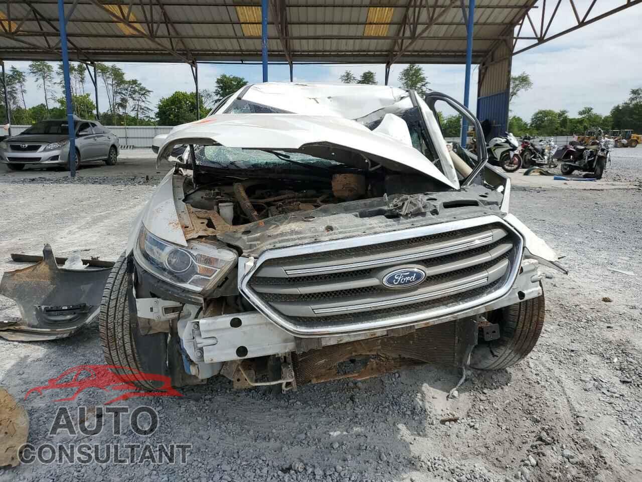 FORD TAURUS 2018 - 1FAHP2E83JG110919
