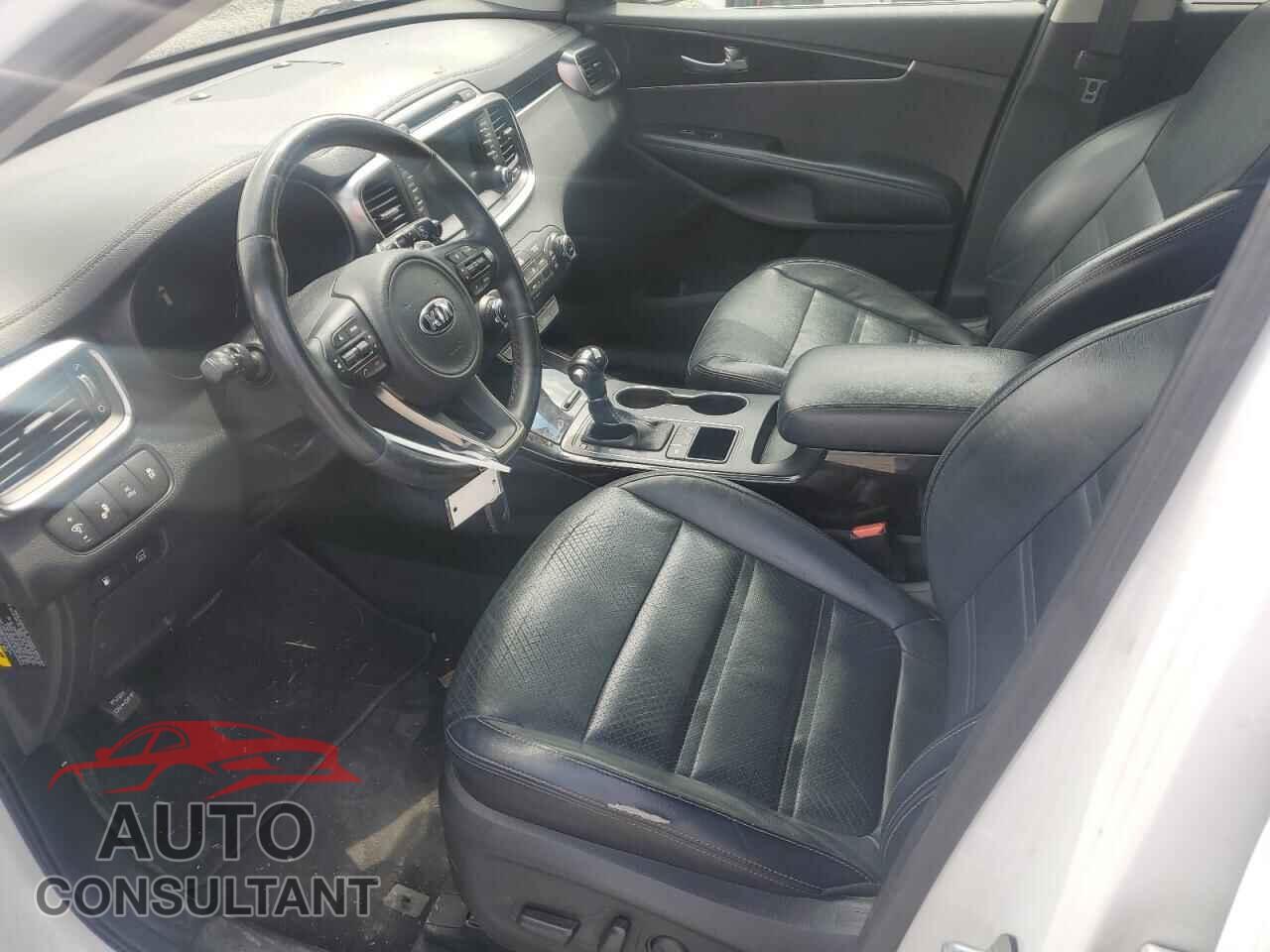 KIA SORENTO 2017 - 5XYPH4A17HG324963