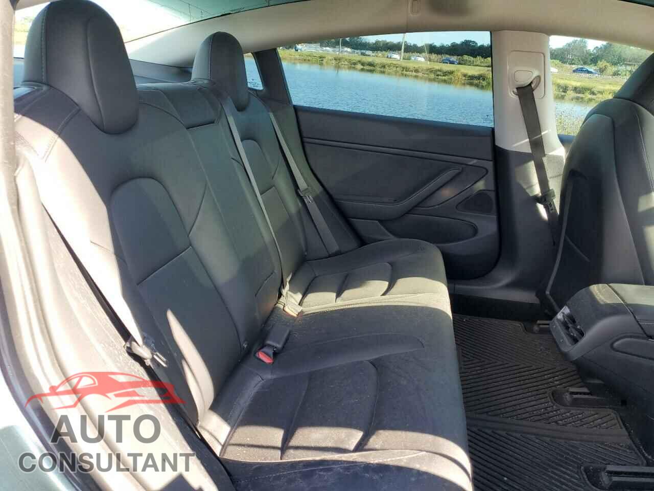 TESLA MODEL 3 2020 - 5YJ3E1EBXLF663919