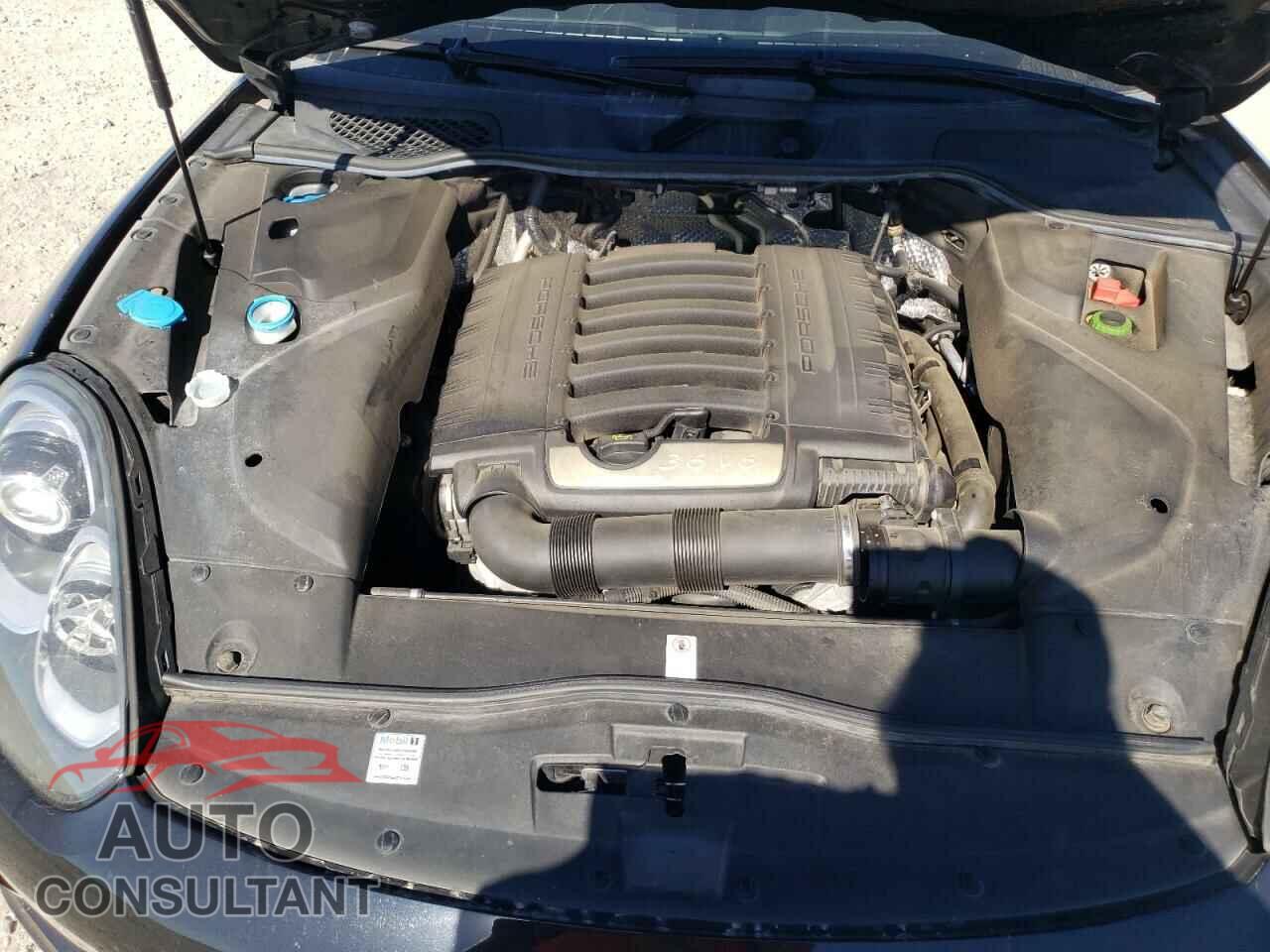 PORSCHE CAYENNE 2018 - WP1AA2A22JKA00969
