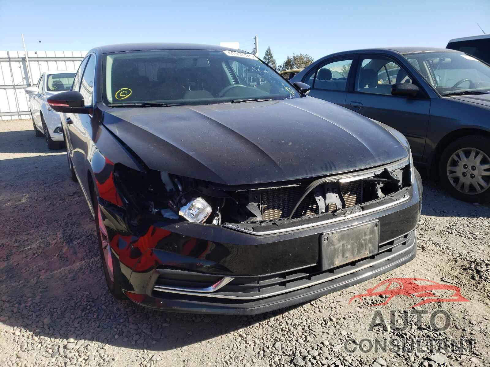 VOLKSWAGEN PASSAT 2016 - 1VWAT7A32GC058176