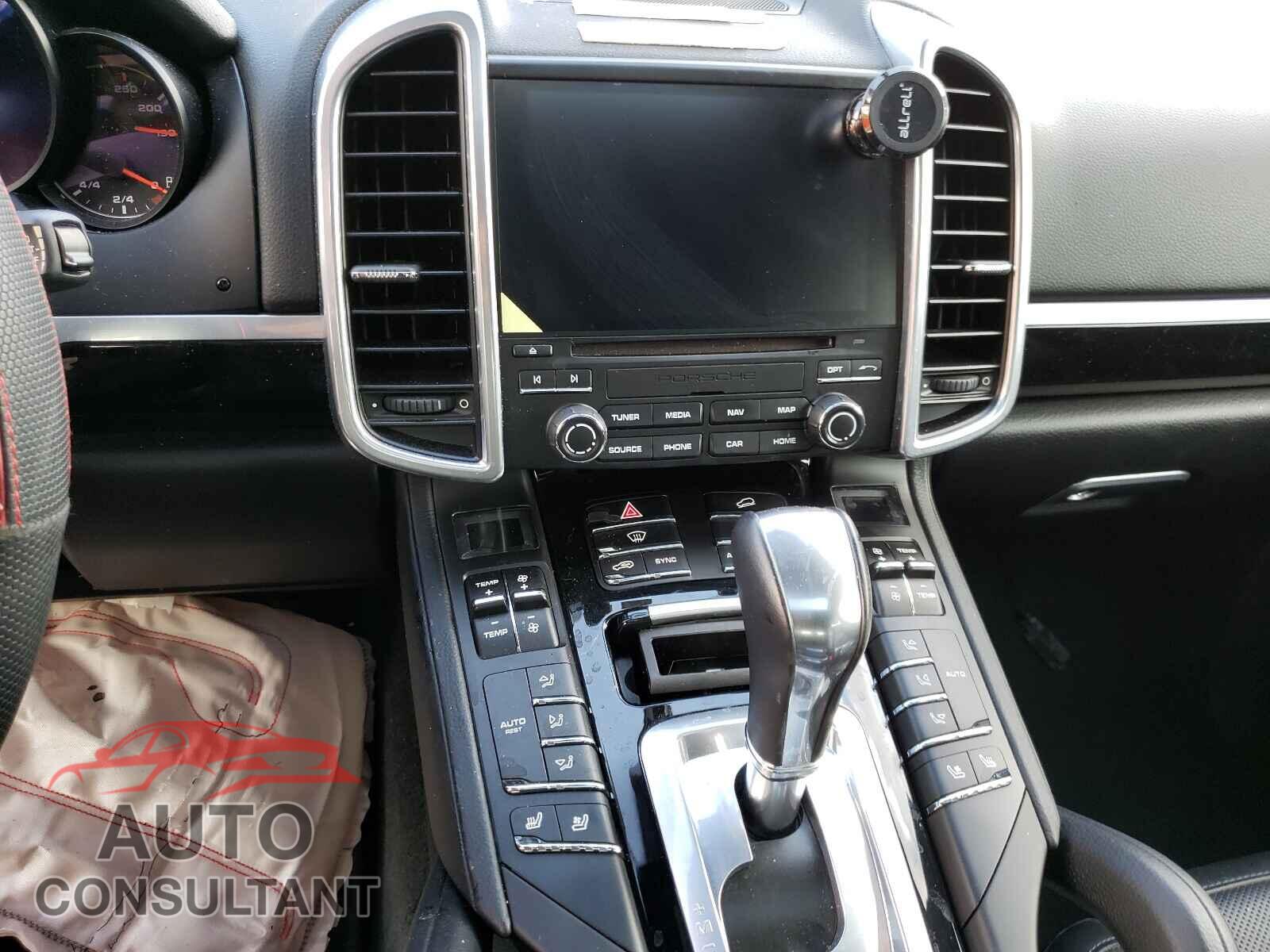 PORSCHE CAYENNE 2018 - WP1AA2A2XJKA04803