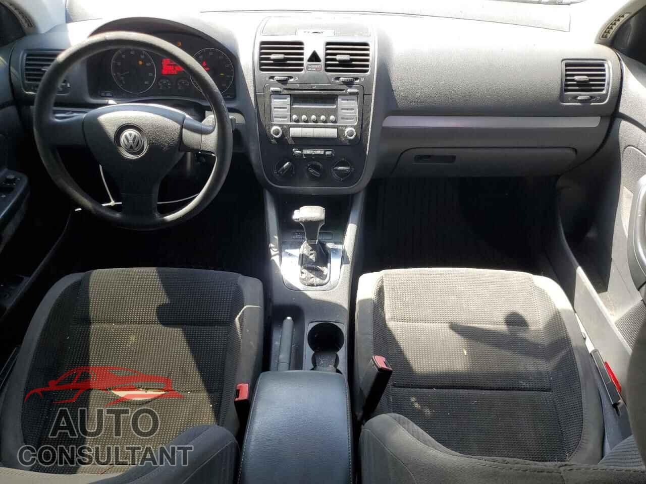 VOLKSWAGEN JETTA 2009 - 3VWJZ71K39M128033