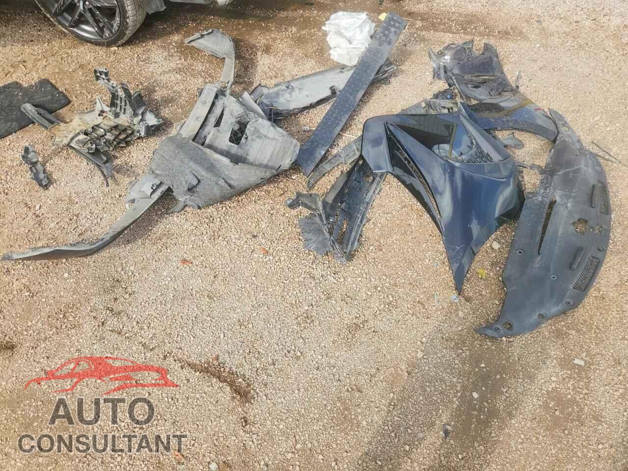 LEXUS IS 2018 - JTHBA1D22J5074546