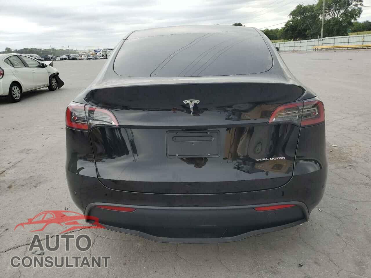TESLA MODEL Y 2023 - 7SAYGDEE9PA192573