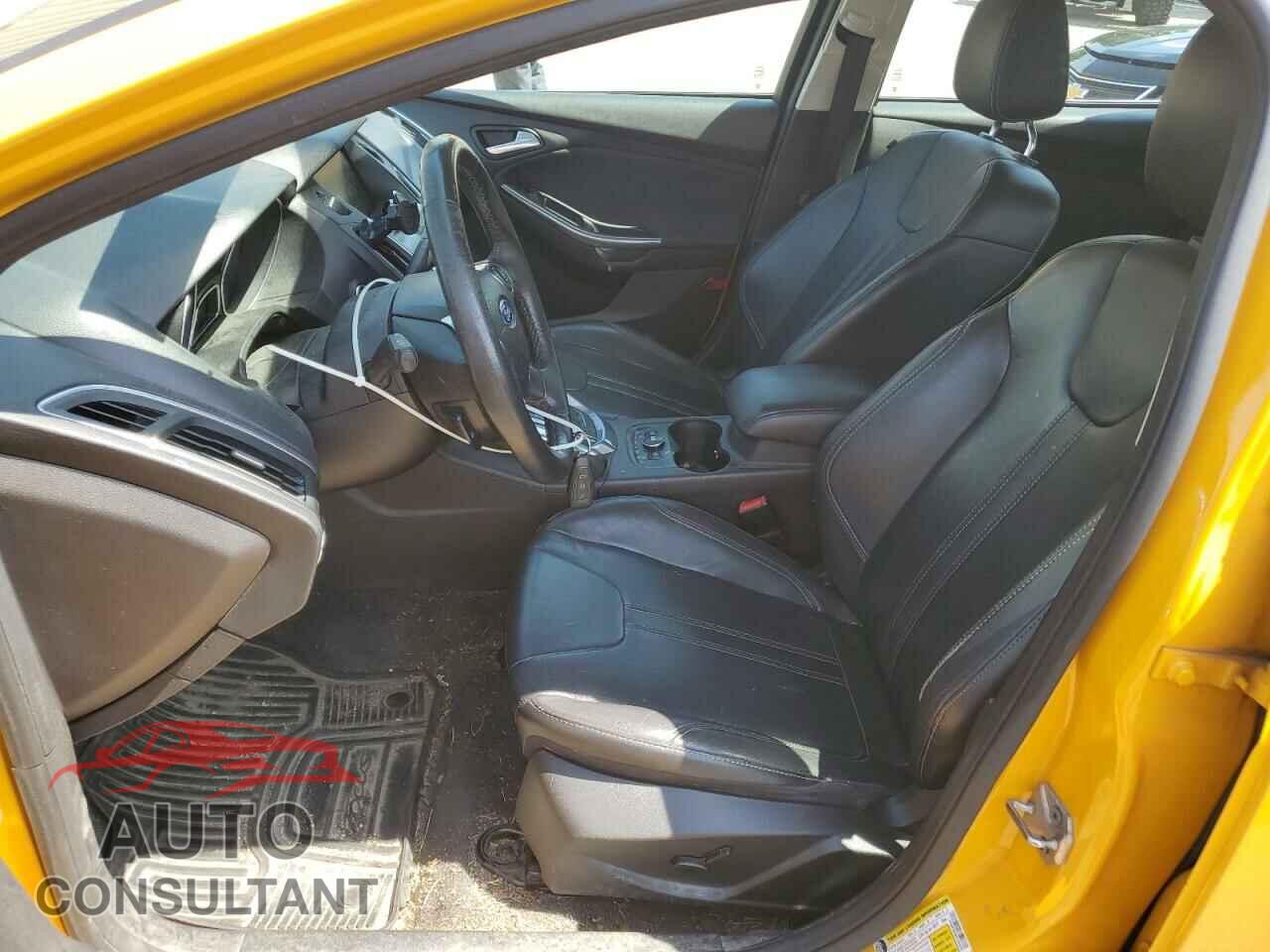 FORD FOCUS 2012 - 1FAHP3N28CL283640