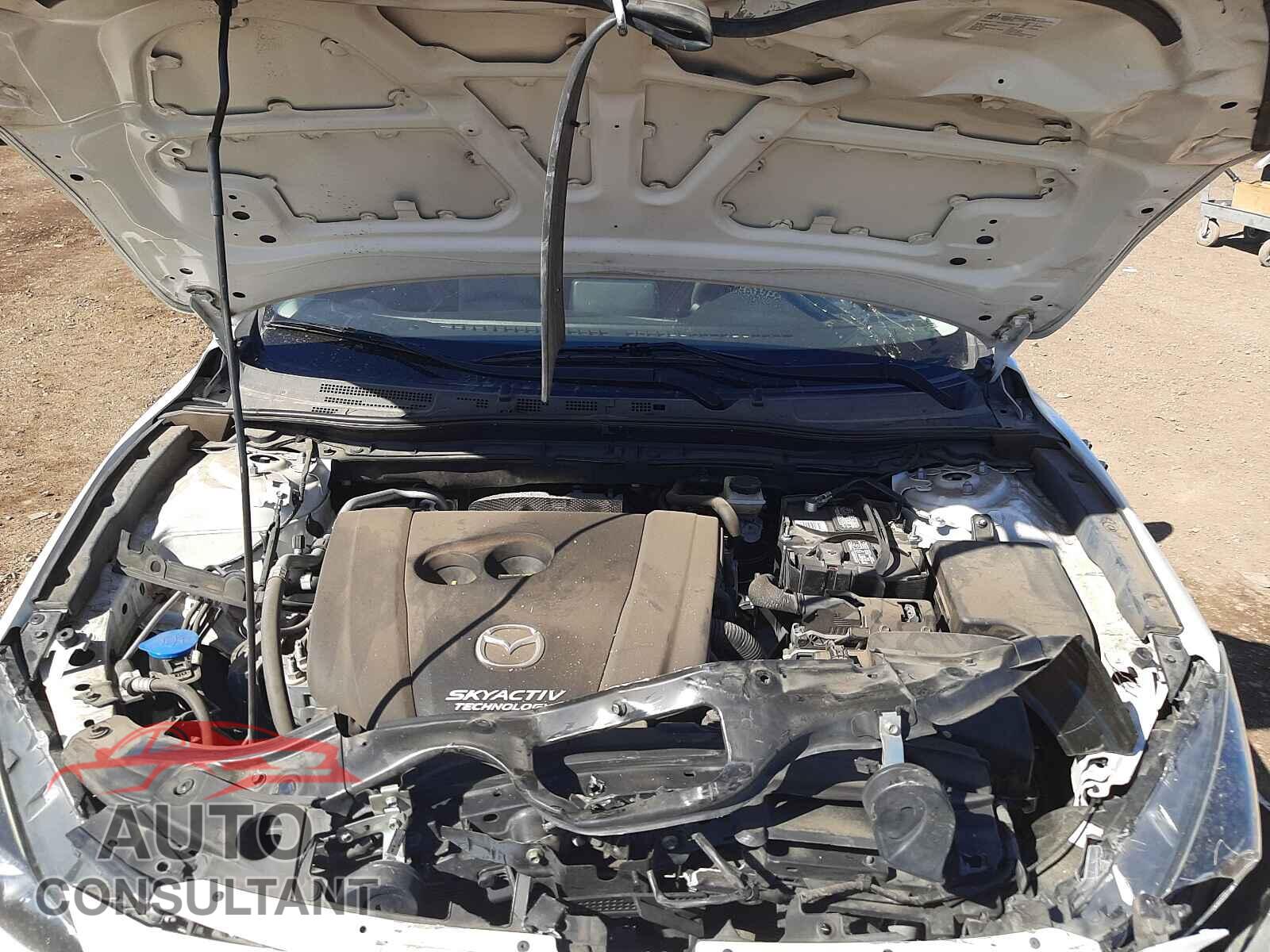 MAZDA 3 2017 - 3MZBN1U74HM137651
