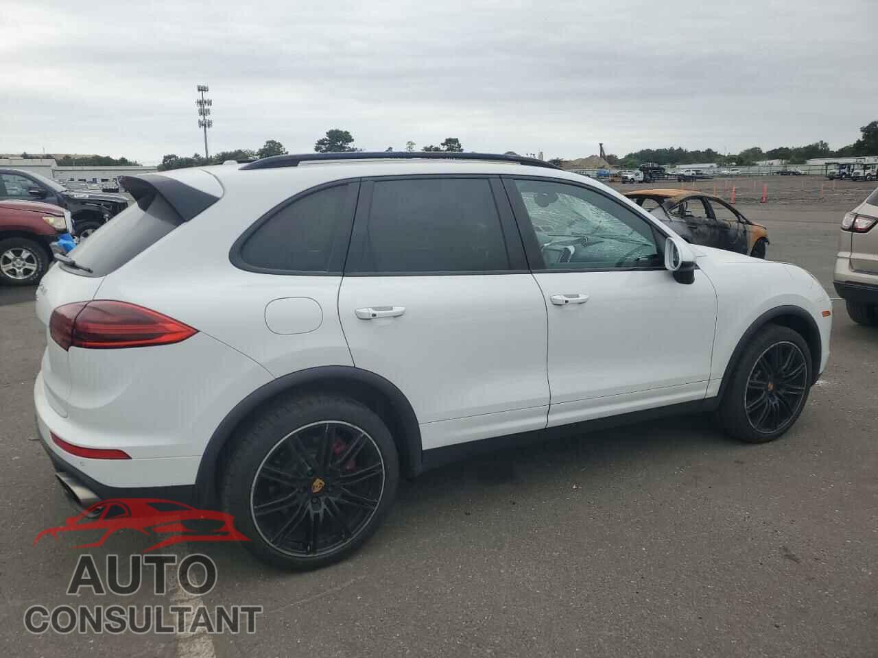 PORSCHE CAYENNE 2016 - WP1AC2A24GLA88727